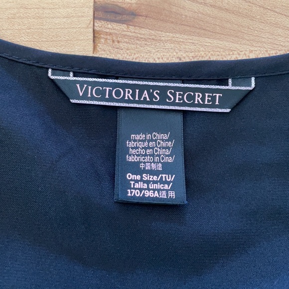 Victoria’s Secret Robe - Picture 5 of 6